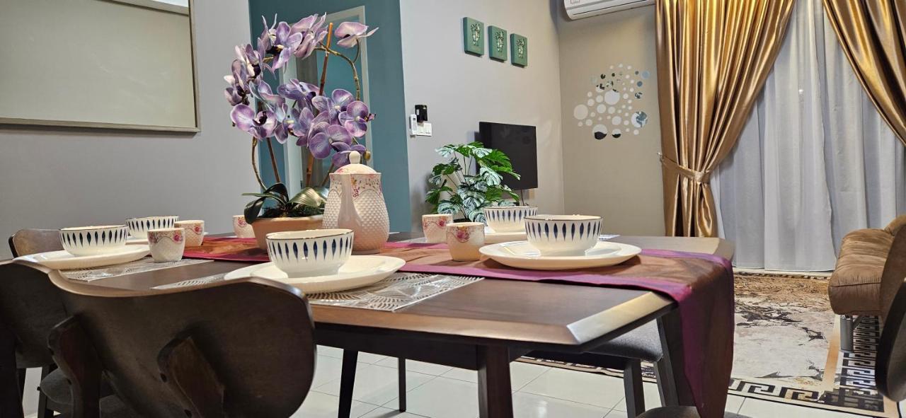 E. R Homestay 3R2B Nearby Klia Sepang Luaran gambar