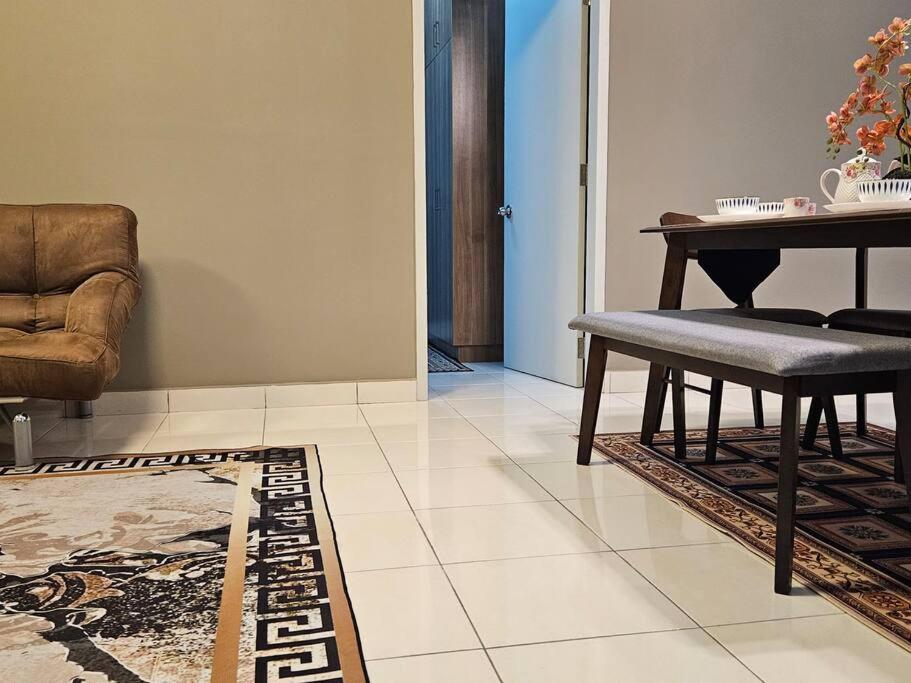 E. R Homestay 3R2B Nearby Klia Sepang Luaran gambar