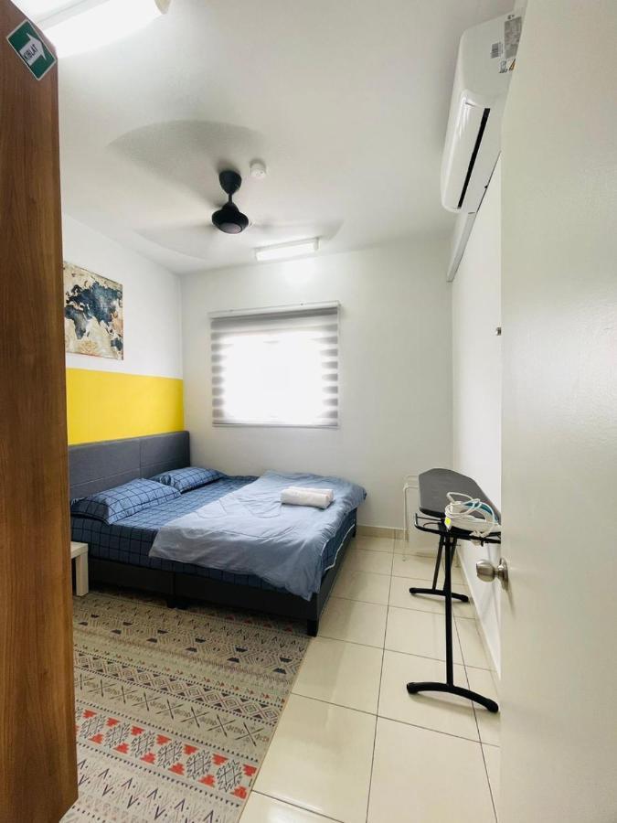 E. R Homestay 3R2B Nearby Klia Sepang Luaran gambar