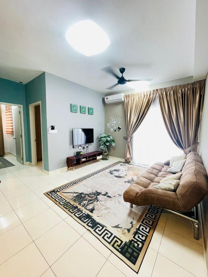 E. R Homestay 3R2B Nearby Klia Sepang Luaran gambar