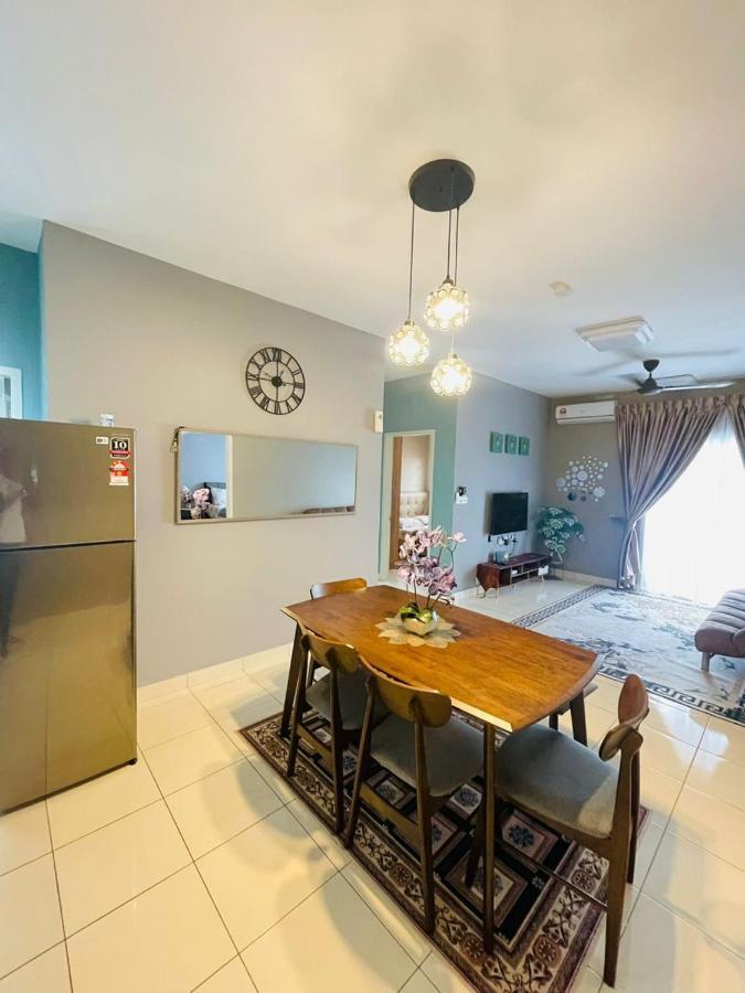 E. R Homestay 3R2B Nearby Klia Sepang Luaran gambar