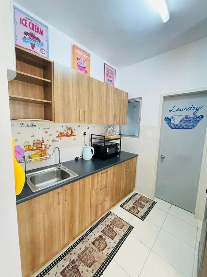 E. R Homestay 3R2B Nearby Klia Sepang Luaran gambar